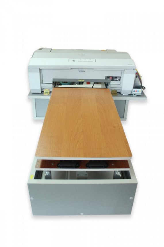 изображение Планшетный принтер для печати на белой ткани